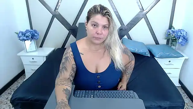 ChloexBigAss online show from 11/29/24, 08:54