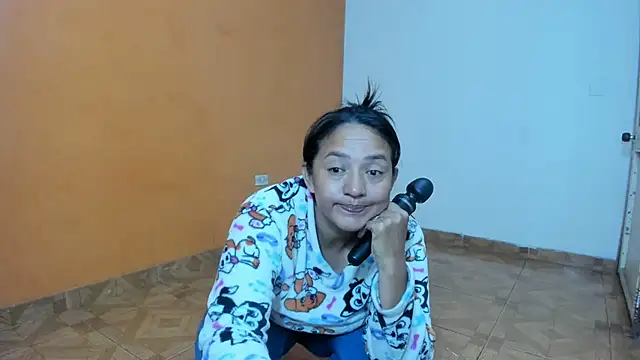 daleska ayala 1 online show from 12/17/24, 12:17